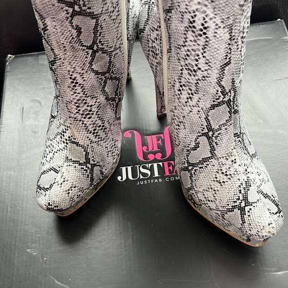 BNIB JF Printed Tall Boots - Picture 11 of 12